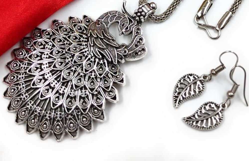 Oxidized Peacock Style Pendant & Chain with Earrings